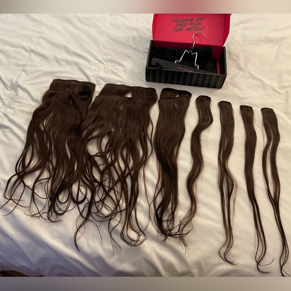 Premium Clip-in Straight hair extensions Donna Bella.